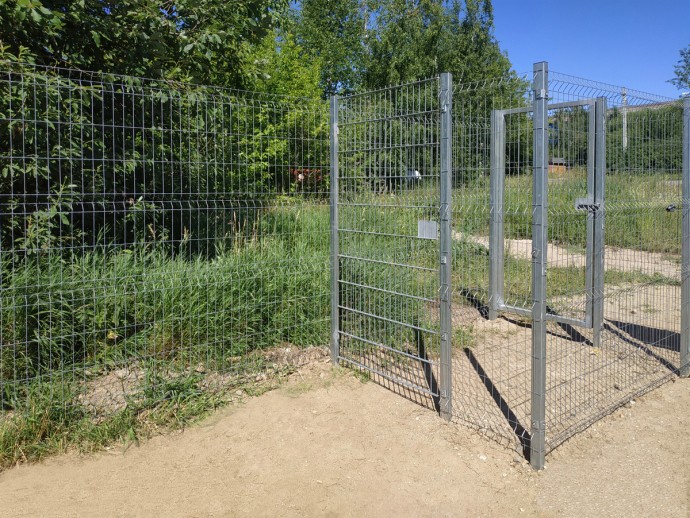 Забор для собак площадки г. Череповец. Тамбур для передержки. Производитель ООО "Нордмашсерис"
