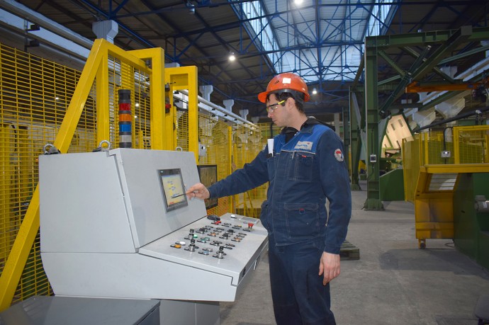 защитные ограждения и ворота на производстве в Волгограде